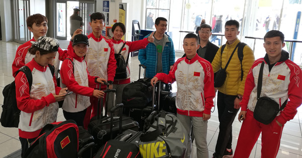 中国大学生代表团抵达意大利那不勒斯