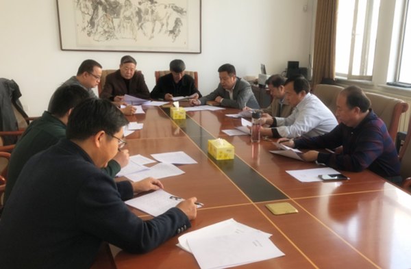 校党委常委、副校长任慧平,相关委员会专家、相关部门对拟报送选考科目进行审议