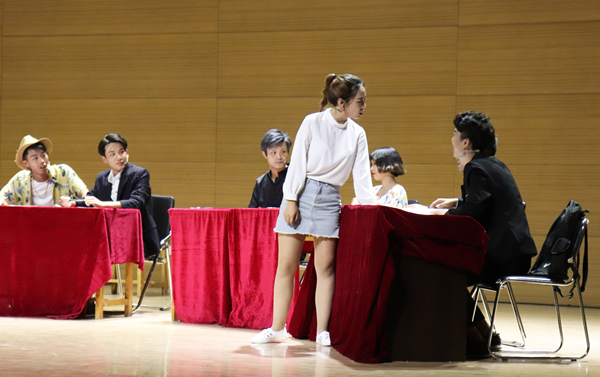 话剧《十二公民》剧照